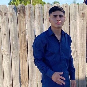 Meet your Posher, Cesar